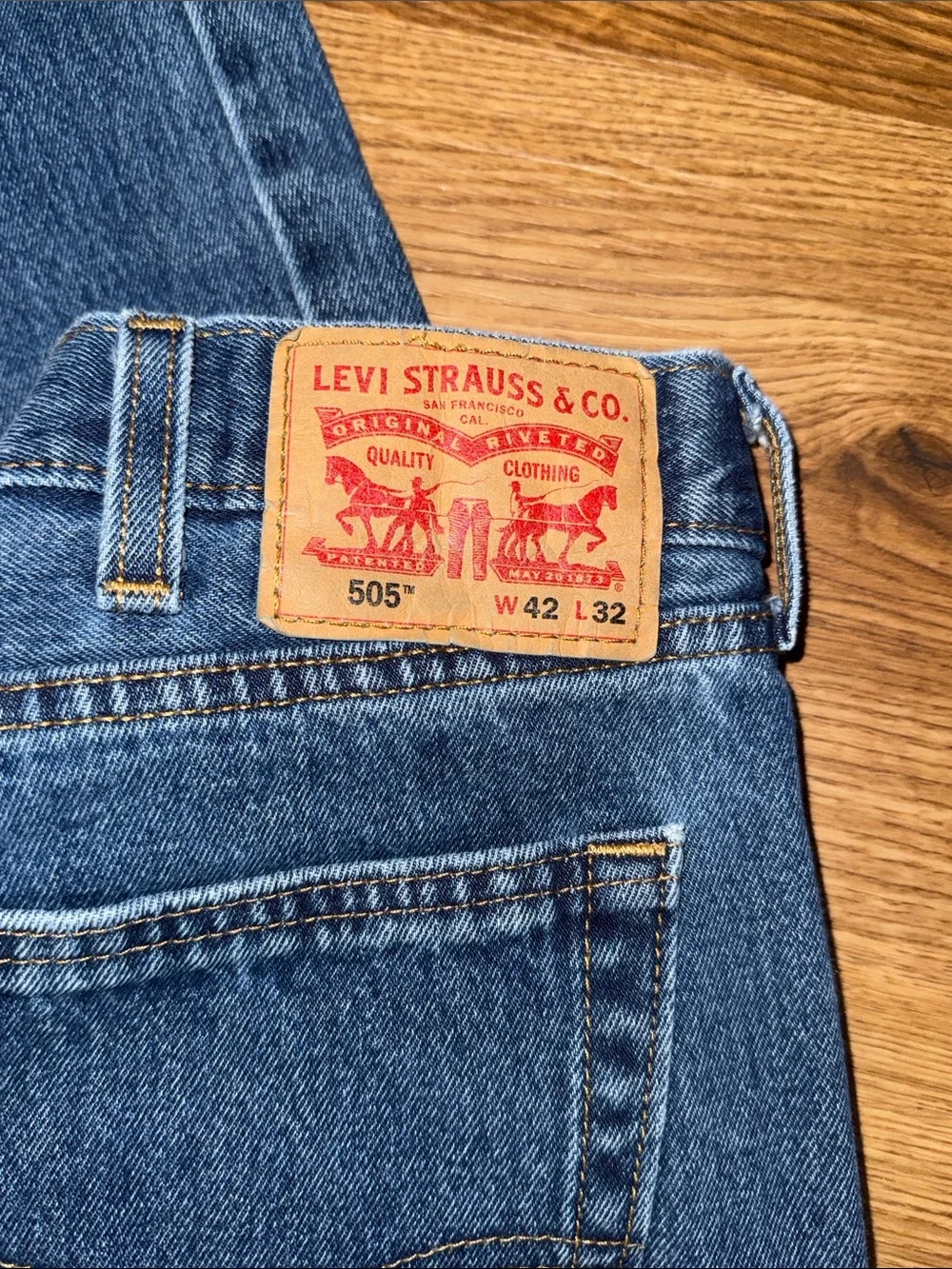 Levi's 505 Dark Blue Straight Jeans 42x32 - Picture 2 of 7